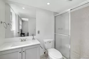 2800 Somerset Dr, Lauderdale Lakes, FL 33311 - Photo 21