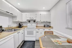 2800 Somerset Dr, Lauderdale Lakes, FL 33311 - Photo 11