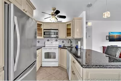 3021 Swansea B #3021, Deerfield Beach, FL 33442 - Photo 11