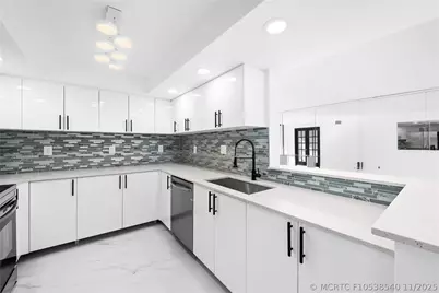 800 Parkview Drive #718, Hallandale Beach, FL 33009 - Photo 3