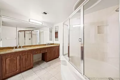 1000 Quayside Terrace #1606, Miami, FL 33138 - Photo 21