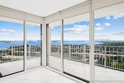 1000 Quayside Terrace #1606, Miami, FL 33138 - Photo 3