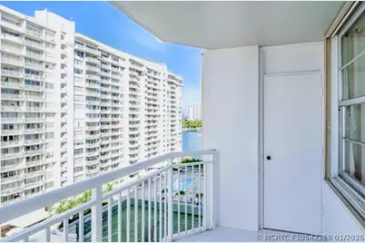 18031 Biscayne Boulevard #1104, Aventura, FL 33160 - Photo 13