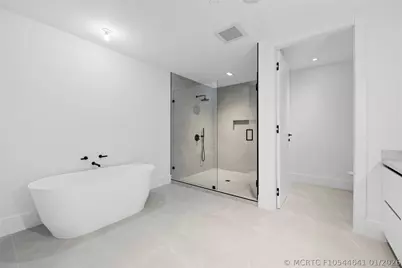 160 Isle Of Venice Drive #302, Fort Lauderdale, FL 33301 - Photo 19
