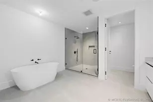 160 Isle of Venice Dr, Fort Lauderdale, FL 33301 - Photo 19