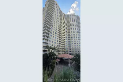 19501 W Country Club Drive #2306, Aventura, FL 33180 - Photo 3