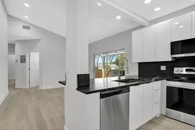660 Cypress Club Way #D11, Deerfield Beach, FL 33064 - Photo 5