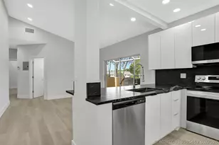 660 Cypress Club Way, Deerfield Beach, FL 33064 - Photo 5