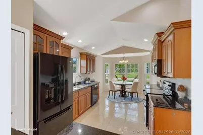 8340 Paladin Square, Vero Beach, FL 32967 - Photo 9