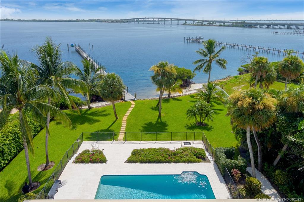 32 N Sewalls Point Rd, Sewalls Point, FL 34996 MLS M20039346