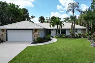 323 SW Ridge Ln, Stuart, FL 34994 - Photo 1