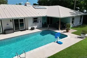 323 SW Ridge Ln, Stuart, FL 34994 - Photo 3