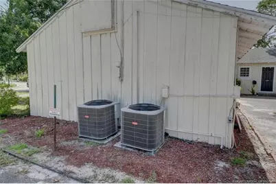 300 SE Detroit Avenue, Stuart, FL 34994 - Photo 7