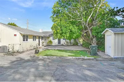 300 SE Detroit Avenue, Stuart, FL 34994 - Photo 5