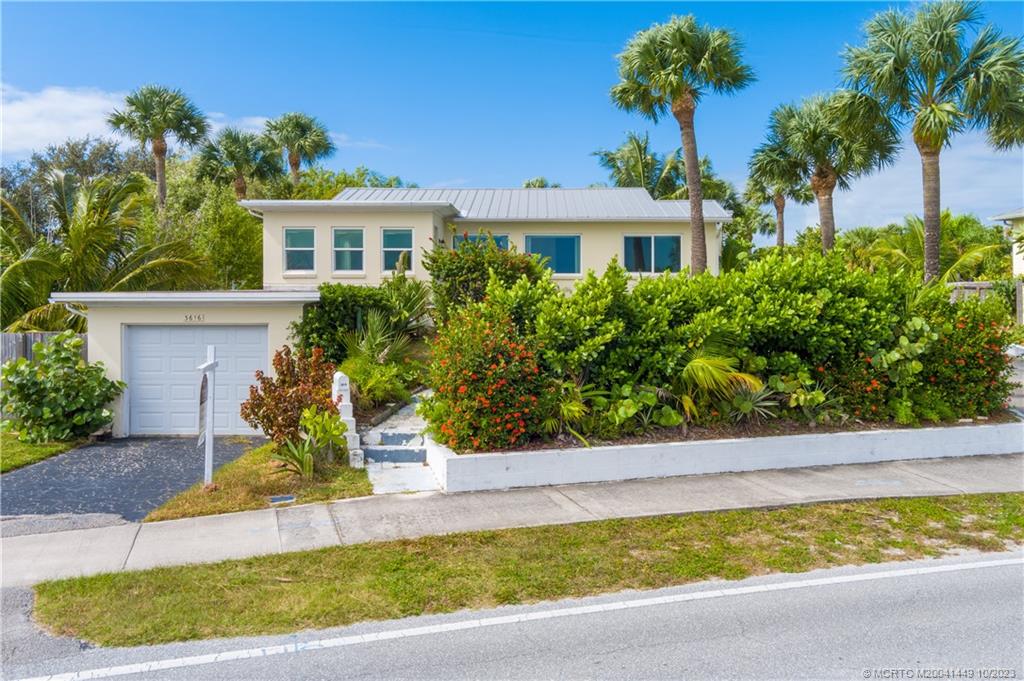 3616 NE Skyline Dr, Jensen Beach, FL 34957 MLS M20041449 Coldwell