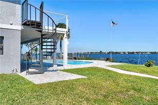 26 SW Riverway Blvd, Palm City, FL 34990 - Photo 5