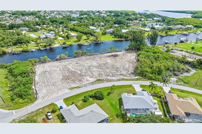 2805 SE Peru Street, Port Saint Lucie, FL 34984 - Photo 5