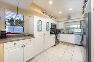 4060 NE Breakwater Dr, Jensen Beach, FL 34957 - Photo 9