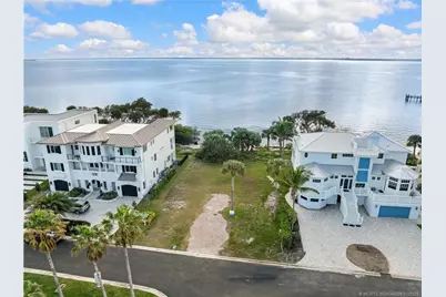 7671 Pelican Pointe Drive, Jensen Beach, FL 34957 - Photo 7