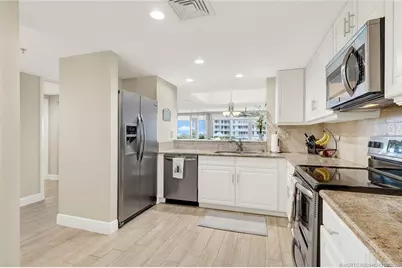 579 NE Plantation Road #S108, Stuart, FL 34996 - Photo 5