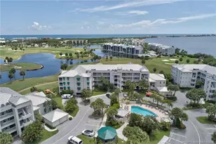 185 NE Edgewater Dr, Stuart, FL 34996 - Photo 1