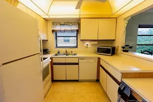 2950 SE Ocean Blvd, Stuart, FL 34996 - Photo 9