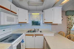 10725 S Ocean Dr, Jensen Beach, FL 34957 - Photo 7