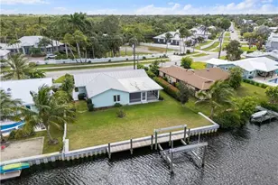 1559 SW Dyer Point Rd, Palm City, FL 34990 - Photo 1