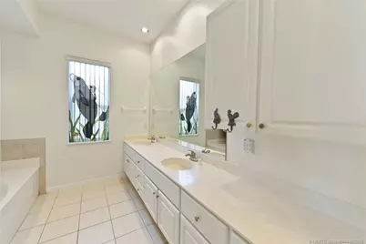 710 SE Essex Drive, Port Saint Lucie, FL 34984 - Photo 9