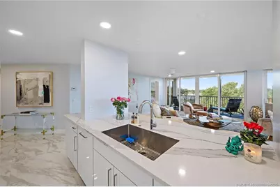 669 NE Plantation Road #201, Stuart, FL 34996 - Photo 13