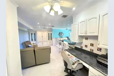 880 SE Degan Drive, Port Saint Lucie, FL 34983 - Photo 7