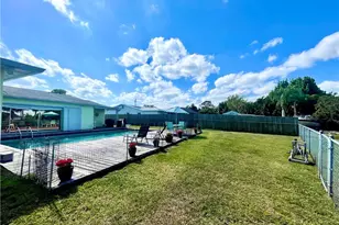 880 SE Degan Dr, Port Saint Lucie, FL 34983 - Photo 21