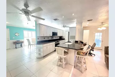 880 SE Degan Drive, Port Saint Lucie, FL 34983 - Photo 5