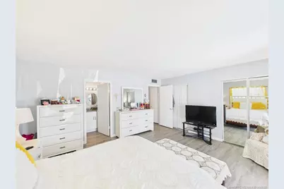 96 Spring Lake Drive #105, Vero Beach, FL 32962 - Photo 5