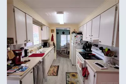 195 SE Trafalgar Terrace, Stuart, FL 34994 - Photo 13