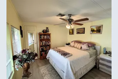 195 SE Trafalgar Terrace, Stuart, FL 34994 - Photo 17