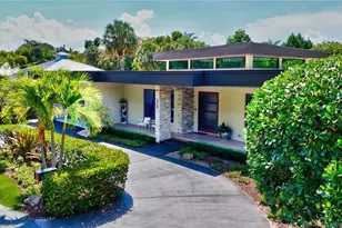 314 SE Pelican Dr, Stuart, FL 34996 - Photo 1