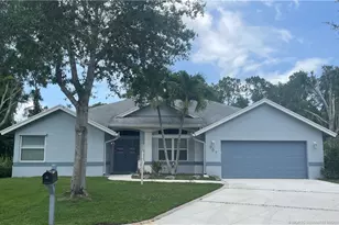 707 SE Pin Oak Terrace, Stuart, FL 34997 - Photo 1