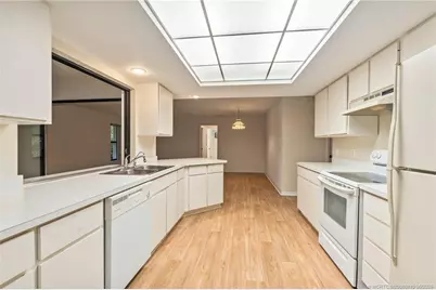 542 SE Woods Edge Trail, Stuart, FL 34997 - Photo 9