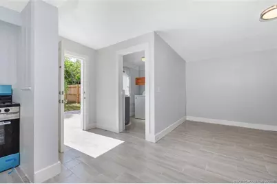 1073 NE Orange Avenue, Jensen Beach, FL 34957 - Photo 3