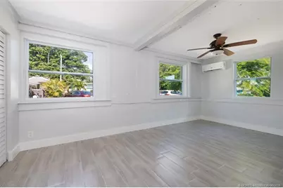 1073 NE Orange Avenue, Jensen Beach, FL 34957 - Photo 9