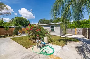 1073 NE Orange Ave, Jensen Beach, FL 34957 - Photo 17