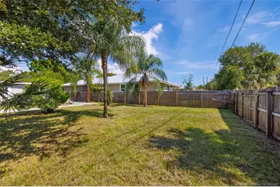 1073 NE Orange Avenue, Jensen Beach, FL 34957 - Photo 25