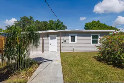 1073 NE Orange Avenue, Jensen Beach, FL 34957 - Photo 15