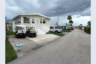 918 Nettles Boulevard, Jensen Beach, FL 34957 - Photo 3