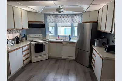 918 Nettles Boulevard, Jensen Beach, FL 34957 - Photo 15