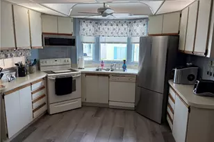 918 Nettles Blvd, Jensen Beach, FL 34957 - Photo 15