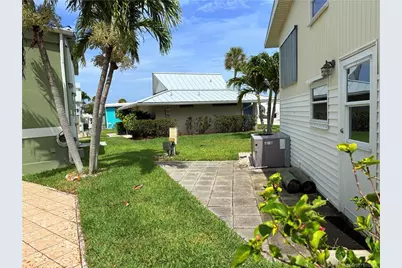 918 Nettles Boulevard, Jensen Beach, FL 34957 - Photo 5