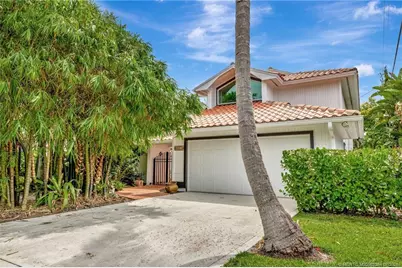 221 SE Coconut Avenue, Stuart, FL 34996 - Photo 17