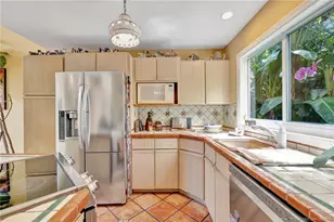 221 SE Coconut Ave, Stuart, FL 34996 - Photo 11